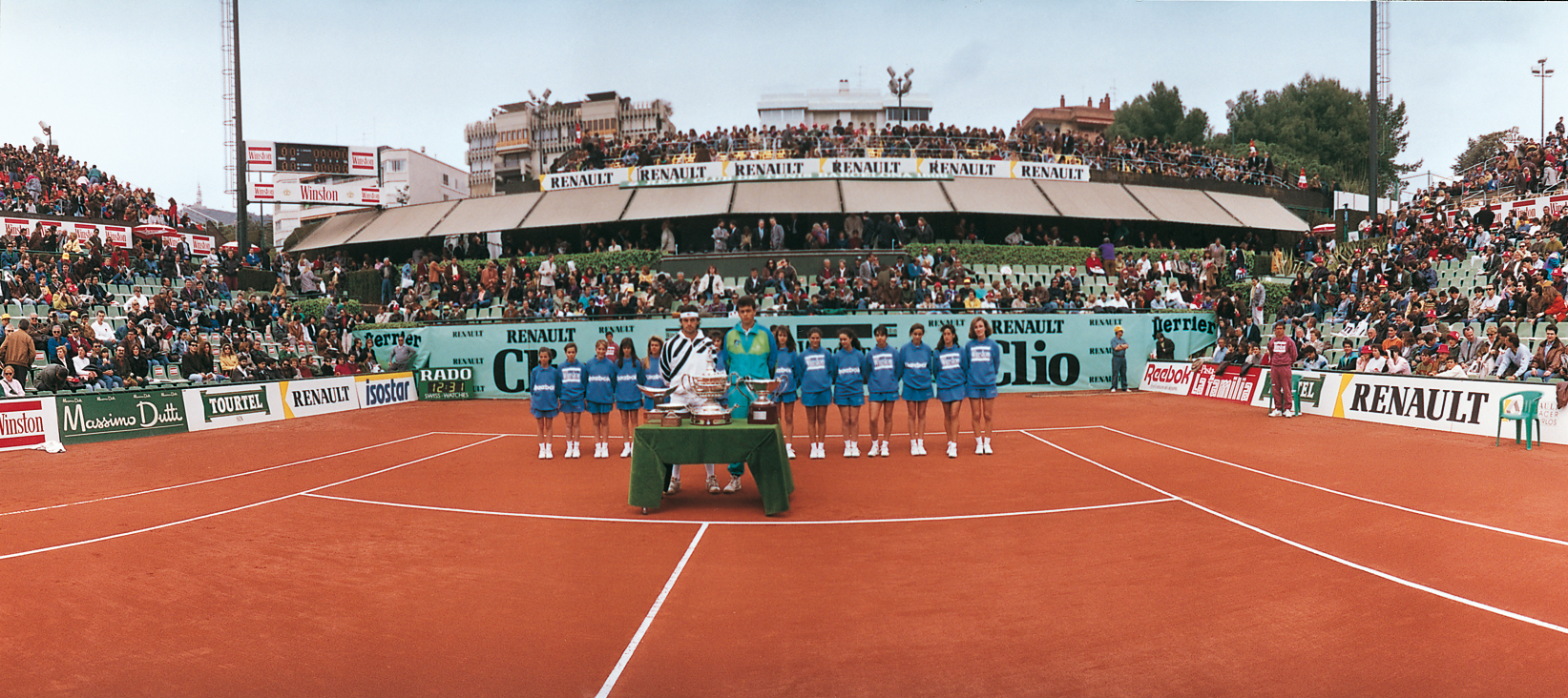 Emilio Sánchez se impone a Bruguera en la final del Trofeo Godó Emilio Sánchez se impone a Bruguera en la final del Trofeo Godó