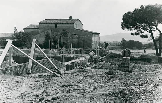 Primeres obres a la casa social de Pedralbes Primeres obres a la casa social de Pedralbes