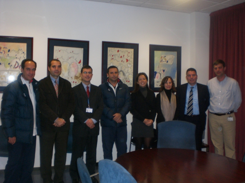 Entrega de juguetes a los niños del Hospital St Joan de Déu