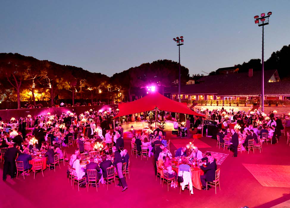 Noche cálida y colorida en la Fiesta del Socio Noche cálida y colorida en la Fiesta del Socio