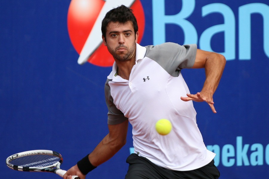 Cervantes debuta con victoria en el Masters Challenger Cervantes debuta con victoria en el Masters Challenger