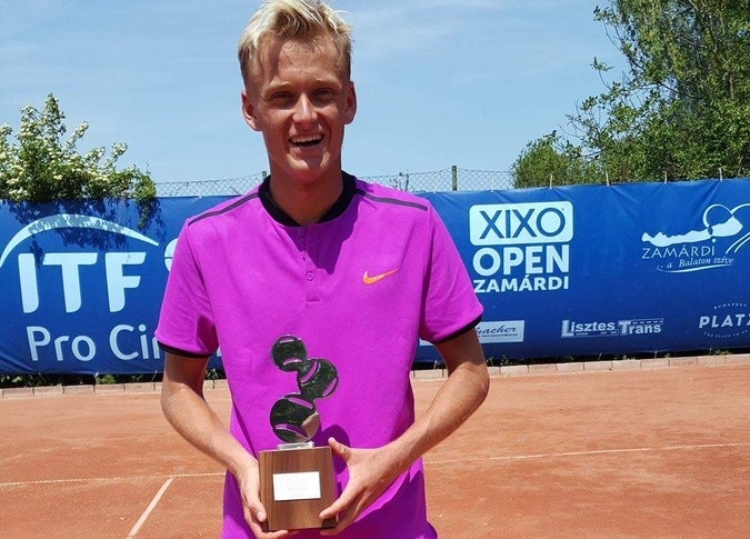 Nicola Kuhn conquista su primer torneo profesional en Hungría Nicola Kuhn conquista su primer torneo profesional en Hungría
