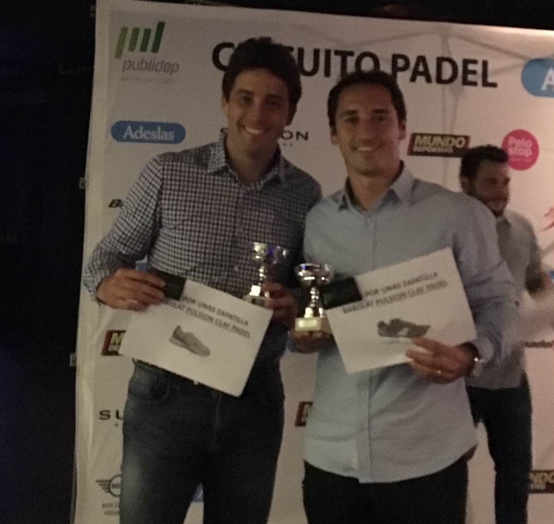 Arturo Constantí i Alfonso Fernández, campions de 2a cat. del Circuit de Pàdel Adeslas Arturo Constantí i Alfonso Fernández, campions de 2a cat. del Circuit de Pàdel Adeslas