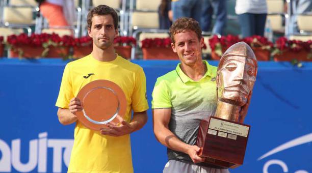 Roberto Carballés levanta su primer título ATP después de superar en la final de Quito a Albert Ramos Roberto Carballés levanta su primer título ATP después de superar en la final de Quito a Albert Ramos