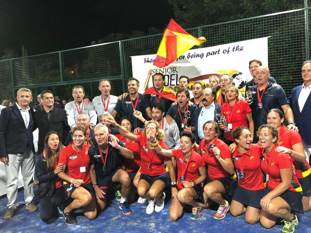 Enric Sanmartí, Marta Cano y Ninoska Souto, campeones del Mundo de Veteranos de pádel Enric Sanmartí, Marta Cano y Ninoska Souto, campeones del Mundo de Veteranos de pádel