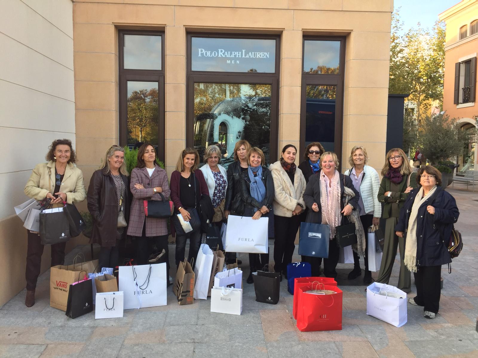 Jornada de talleres, moda y compras en La Roca Village