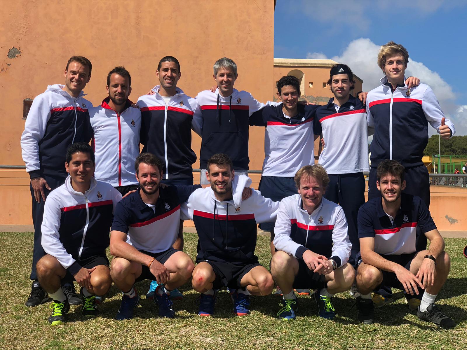 El equipo masculino de pádel de 1ª categoría logra la permanencia El equipo masculino de pádel de 1ª categoría logra la permanencia