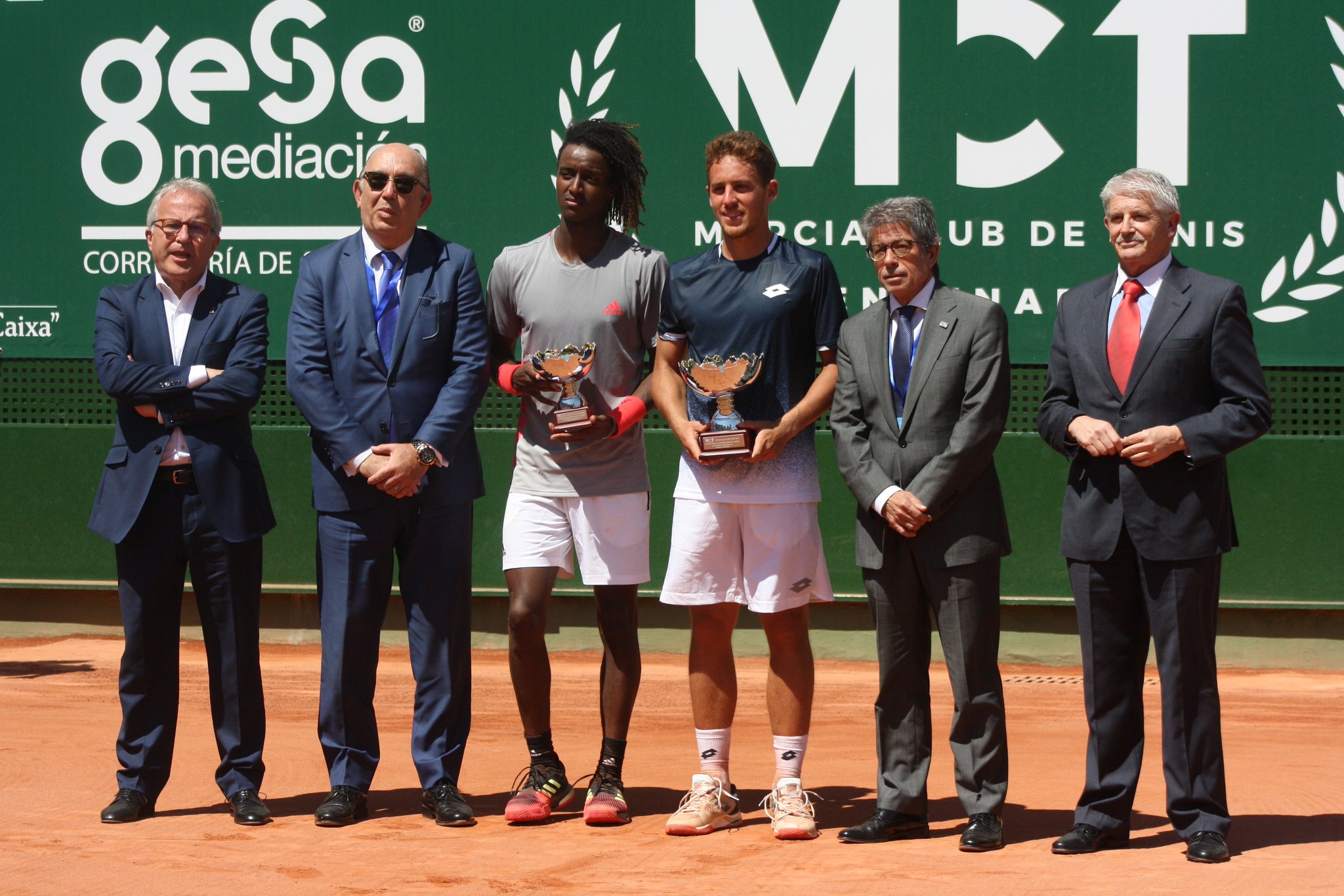 Roberto Carballés, campeón del ATP Challenger de Murcia Roberto Carballés, campeón del ATP Challenger de Murcia