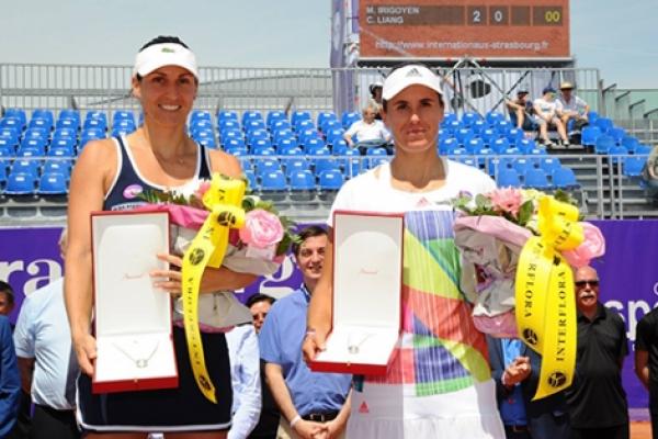 Arantxa Parra levanta el tercer título en Estrasburgo