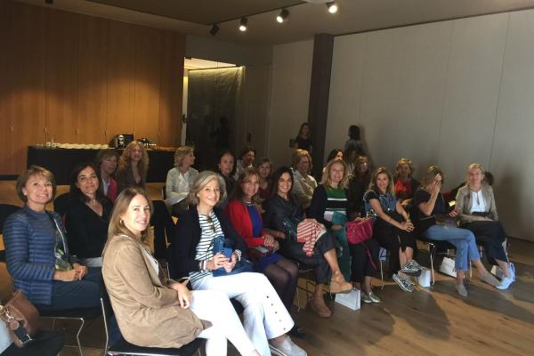 Jornada de talleres, moda y compras en La Roca Village