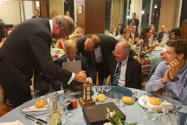 El RCTB-1899 homenajea a Manolo Galé en el 50º aniversario del RCT Avilés