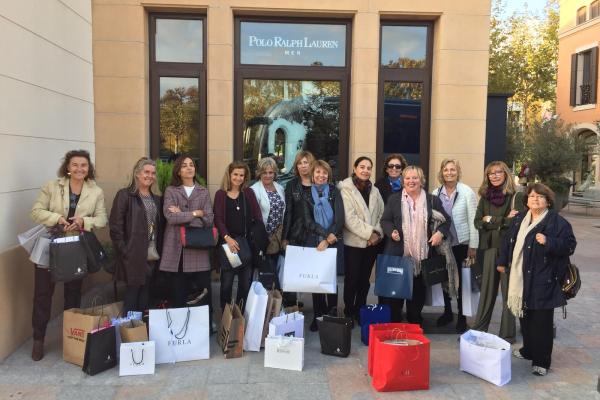 Jornada de talleres, moda y compras en La Roca Village