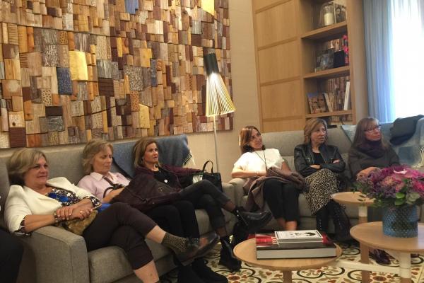 Jornada de talleres, moda y compras en La Roca Village