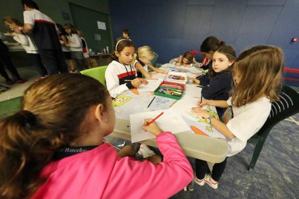 Més de 150 alumnes participen al Concurs de Dibuix de Nadal de l'Escola de Tennis