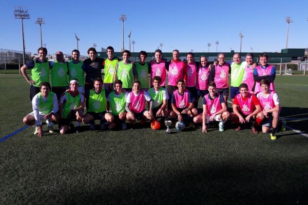Vine a jugar el partit de futbol XIII Memorial Salvador Vidal a la Ciutat Esportiva del Barça