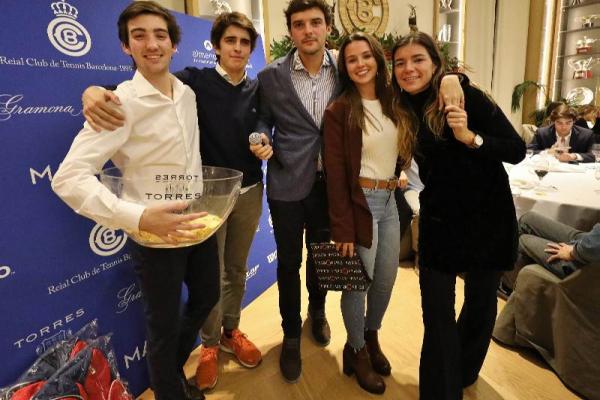 Celebrado con éxito la primera Cena de Navidad de Jóvenes del RCTB-1899