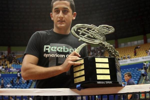 Almagro revalida el título de Brasil ante Volandri