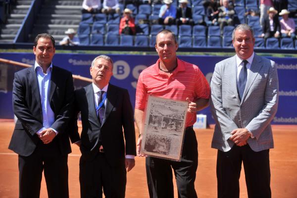 Homenaje a Lendl en un día intenso en el Village