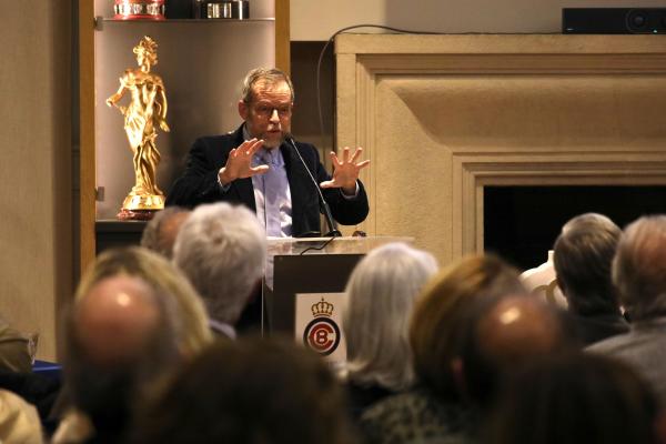 Celebrades la conferència sobre la construcció de la Sagrada Família i la Missa Internacional