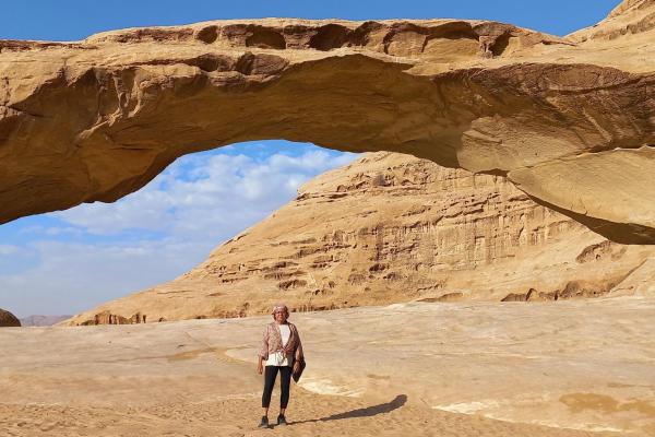 Autora: Eulàlia Vilardell | Título de la obra: Perduda en l'immensitat del desert | Categoría. Libre