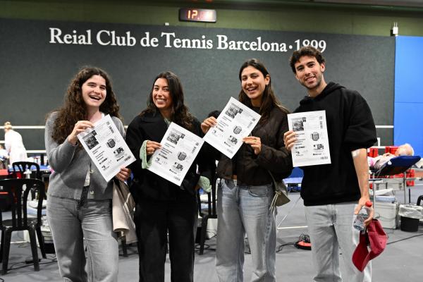 Els socis i sòcies de l'RCTB-1899 responen un any més a la campanya de donació de sang