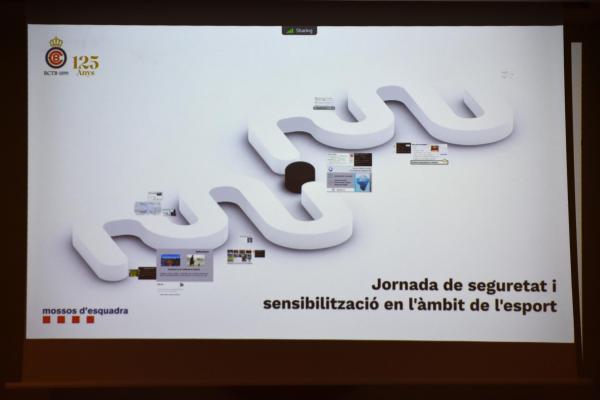 El Mossos d’Esquadra imparteixen una xerrada alertant dels diversos tipus de violència a l’esport i els protocols d’actuació