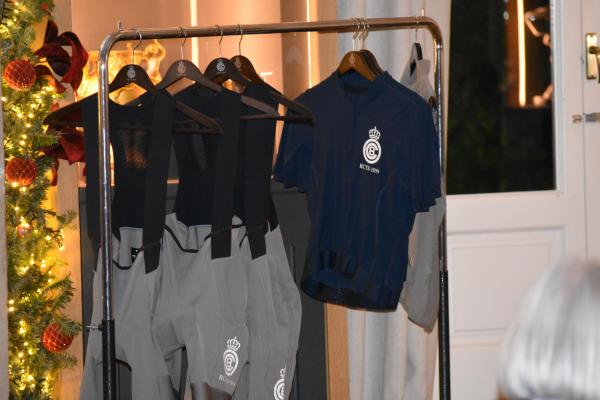 Presentada la nova equipació ciclista i el calendari d'activitats outdoor