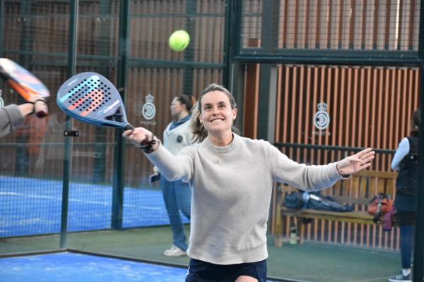 En el día Internacional de la Mujer se celebró la americana femenina de pádel