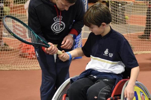 Clínic de tennis amb cadira de rodes 