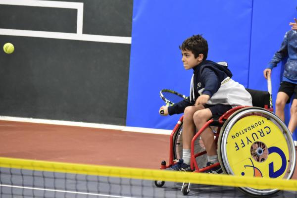Clínic de tennis amb cadira de rodes 