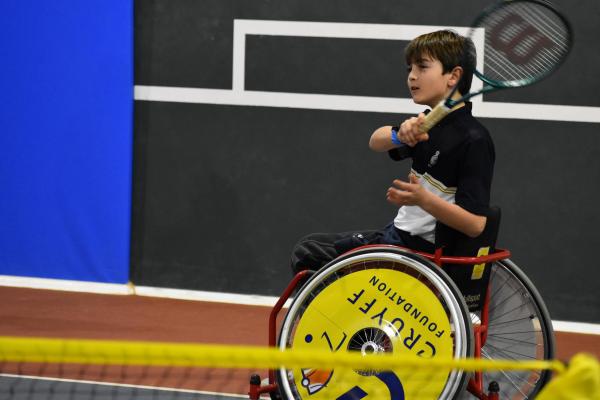Clínic de tennis amb cadira de rodes 
