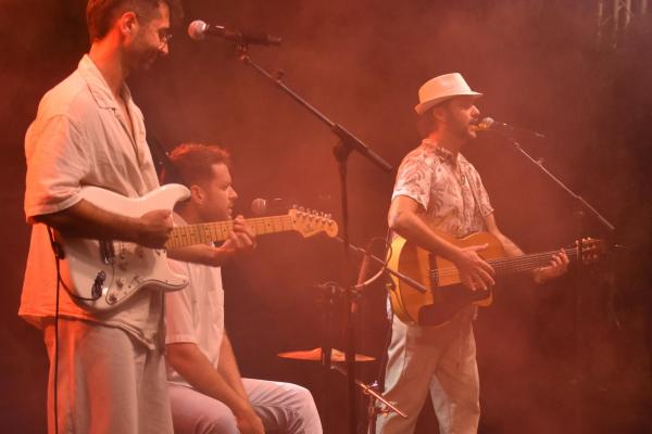 Gran ambiente a ritmo de rumba en la Fiesta de Blanco by Occident 