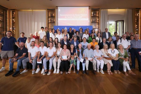 Los equipos seniors del Club reciben un merecido reconocimiento por sus éxitos de 2024