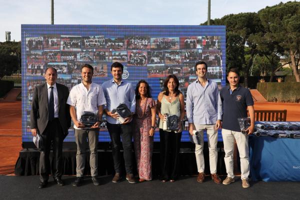 Emotiu homenatge als equips de l'RCTB-1899