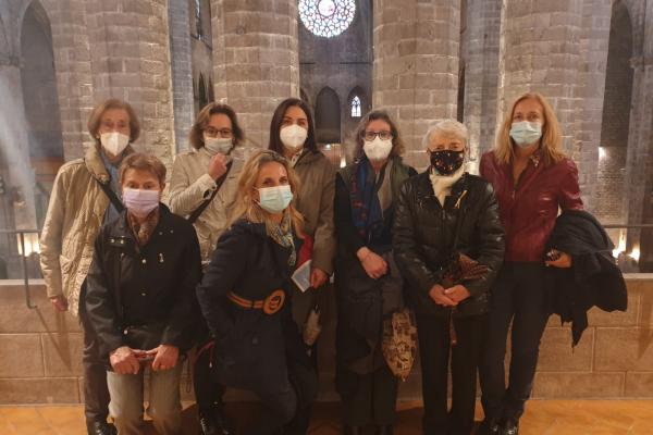 Bon ambient a la sortida a Santa Maria del Mar