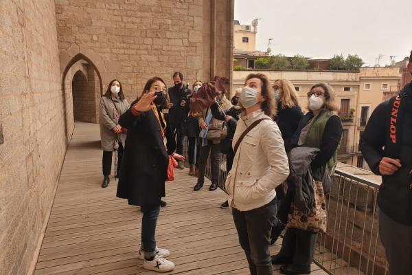 Bon ambient a la sortida a Santa Maria del Mar