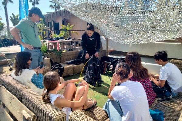 Els nostres socis fan una immersió a la Barceloneta