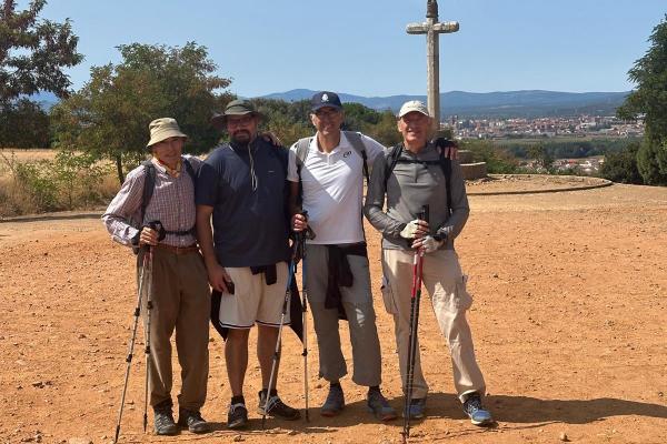 Un grup de socis i sòcies completa un dels trams més durs del Camí de Santiago