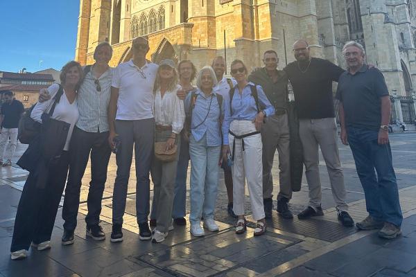 Un grup de socis i sòcies completa un dels trams més durs del Camí de Santiago