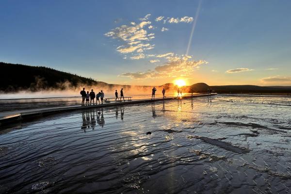 Autora: Maria Coll | Títol obra: Yellowstone sunset | Categoria: Família