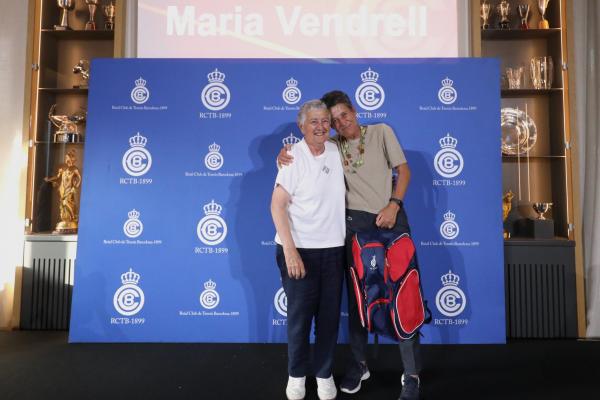 Los equipos seniors del Club reciben un merecido reconocimiento por sus éxitos de 2024