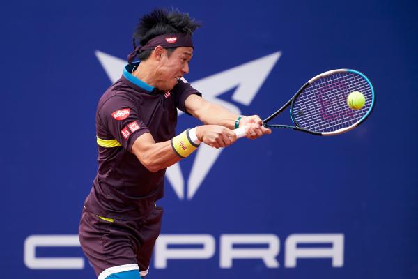 Nishikori pateix per guanyar