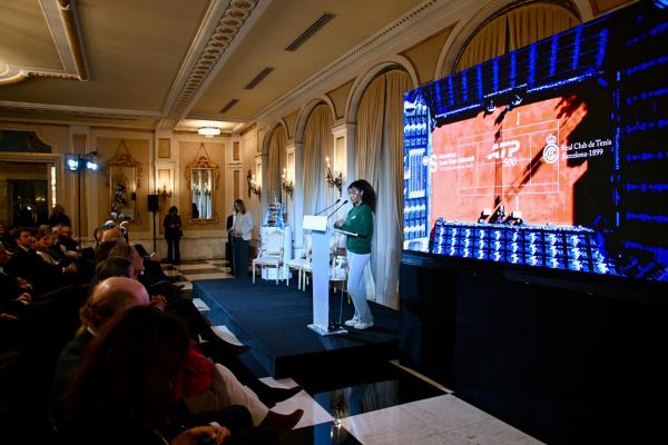 Vivian Mejía, protagonista en la presentació del Trofeu Conde de Godó