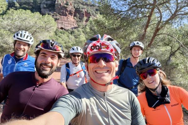 Bon ambient a la sortida en bicicleta de muntanya pel Garraf