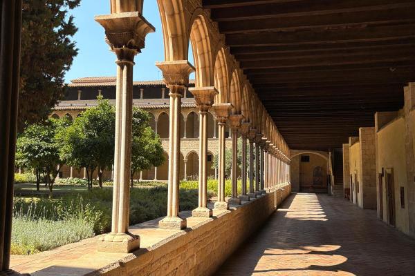 Més de 20 socis descobreixen els secrets del Monestir de Pedralbes