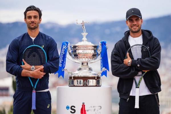 La Fundació Tennis Barcelona et dona la possibilitat de guanyar la raqueta del campió!